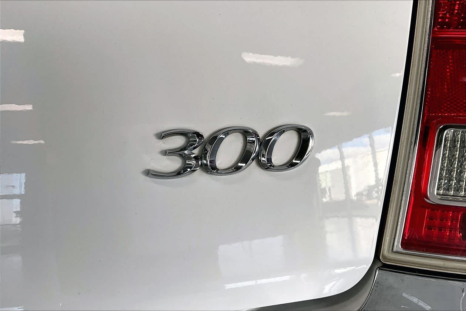 Thumbnail: 2011 Chrysler 300 - 7