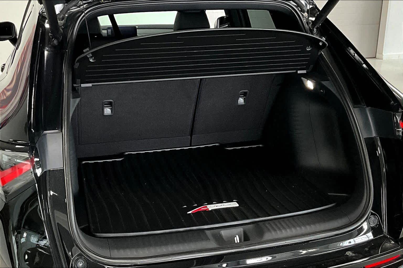 Thumbnail: 2025 Acura ADX - 17