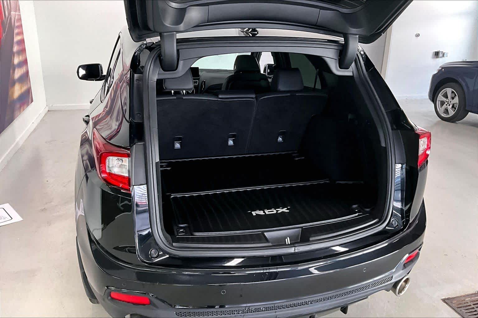 Thumbnail: 2025 Acura RDX - 17