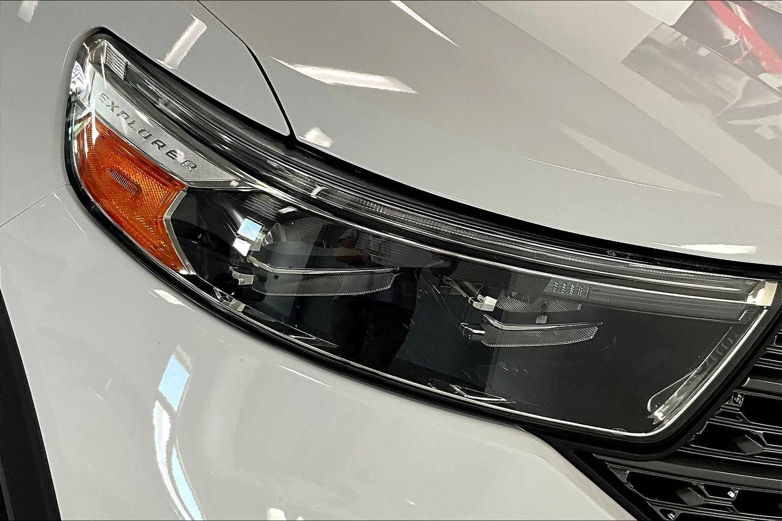 Thumbnail: 2021 Ford Explorer - 25