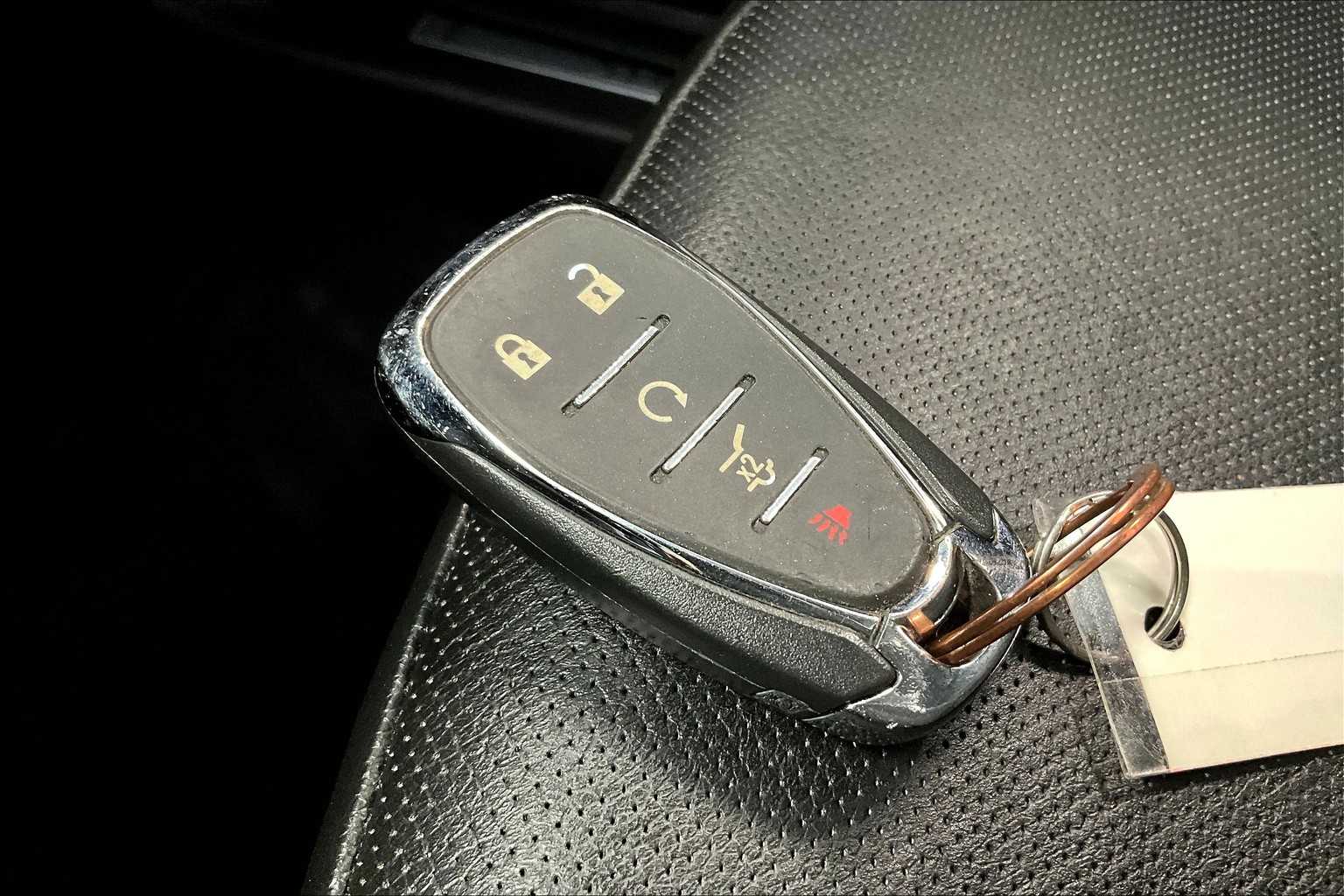 Thumbnail: 2018 Chevrolet Equinox - 18