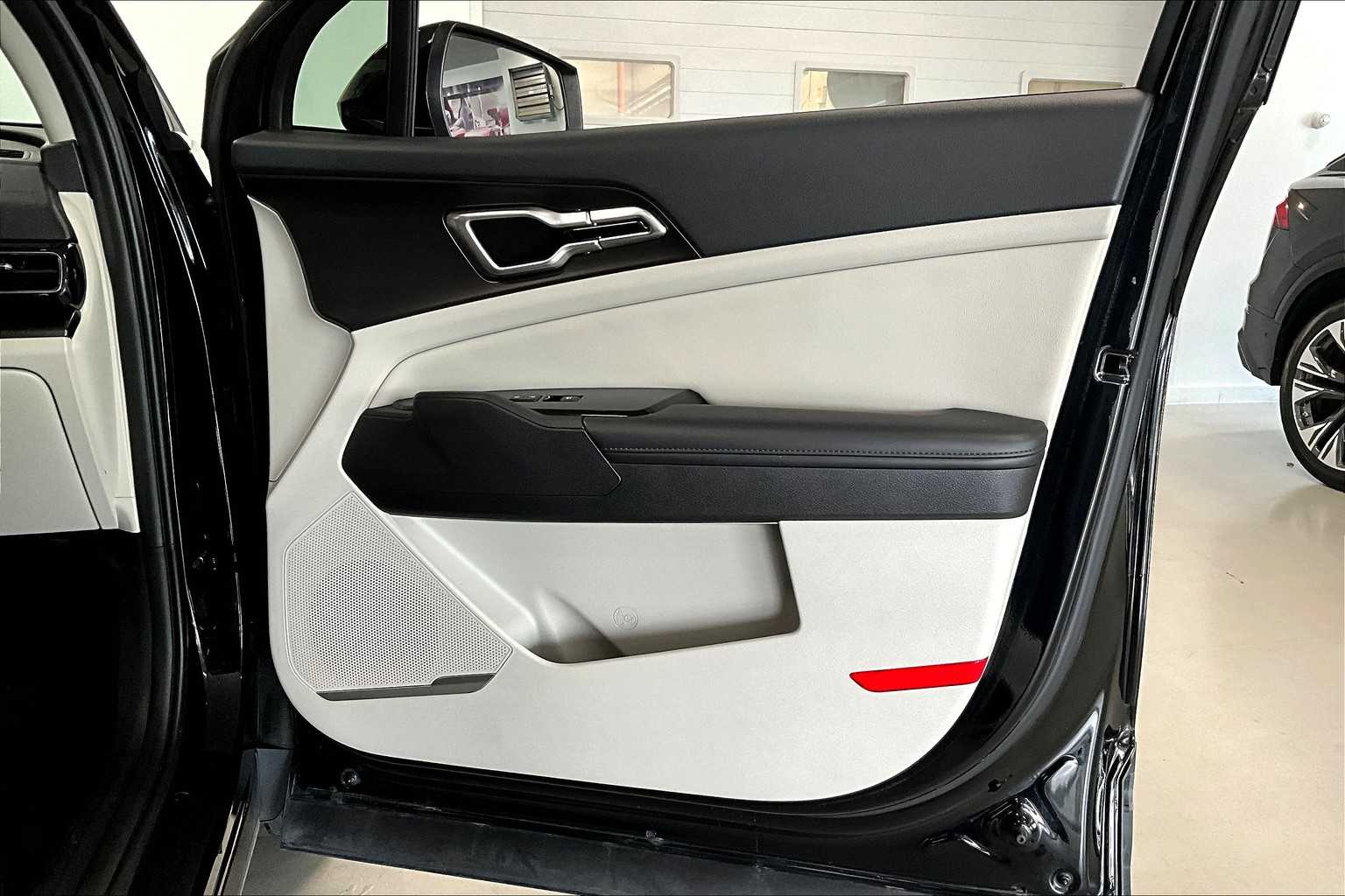 Thumbnail: 2023 Kia Sportage - 26
