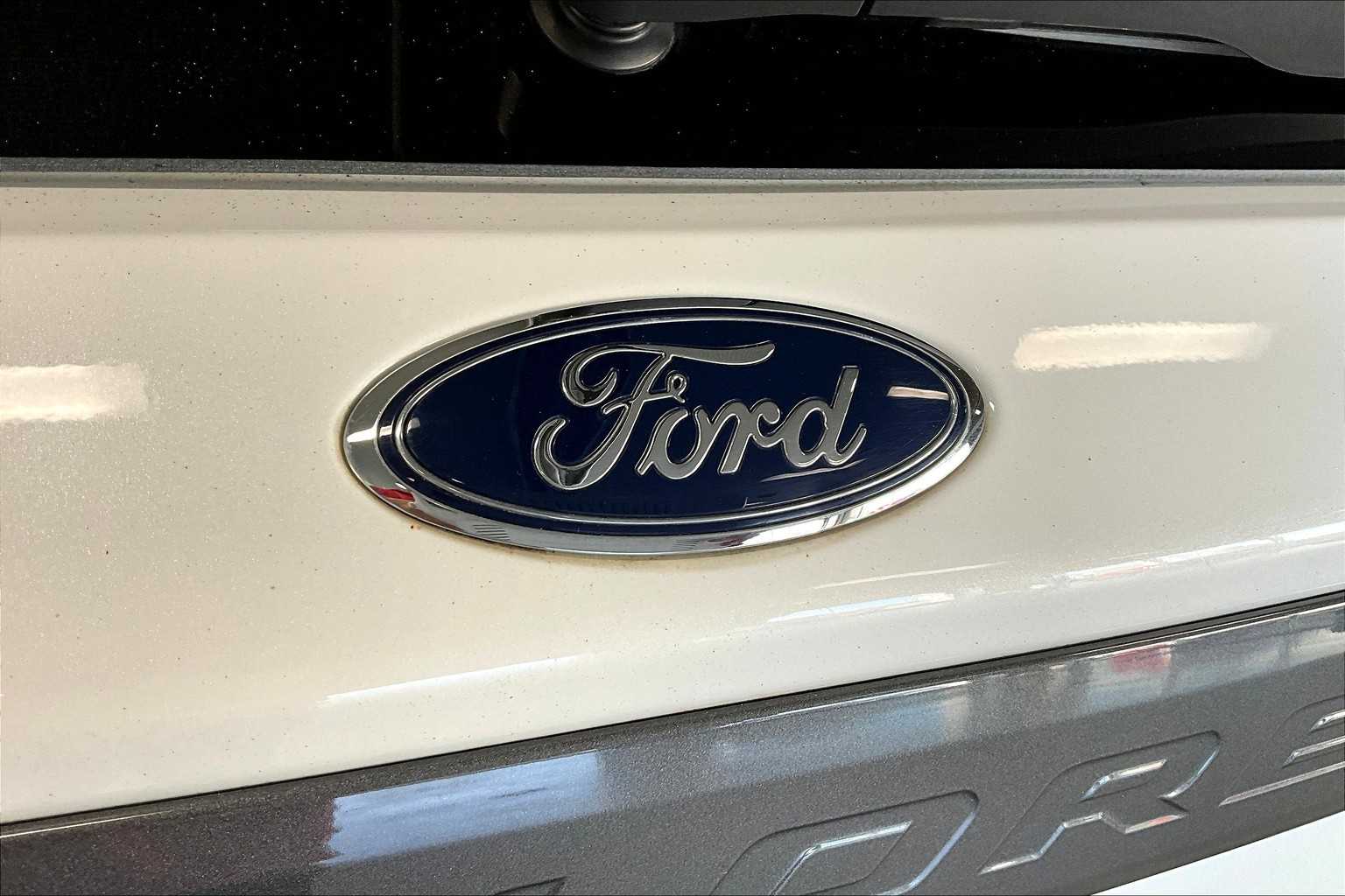 Thumbnail: 2021 Ford Explorer - 7