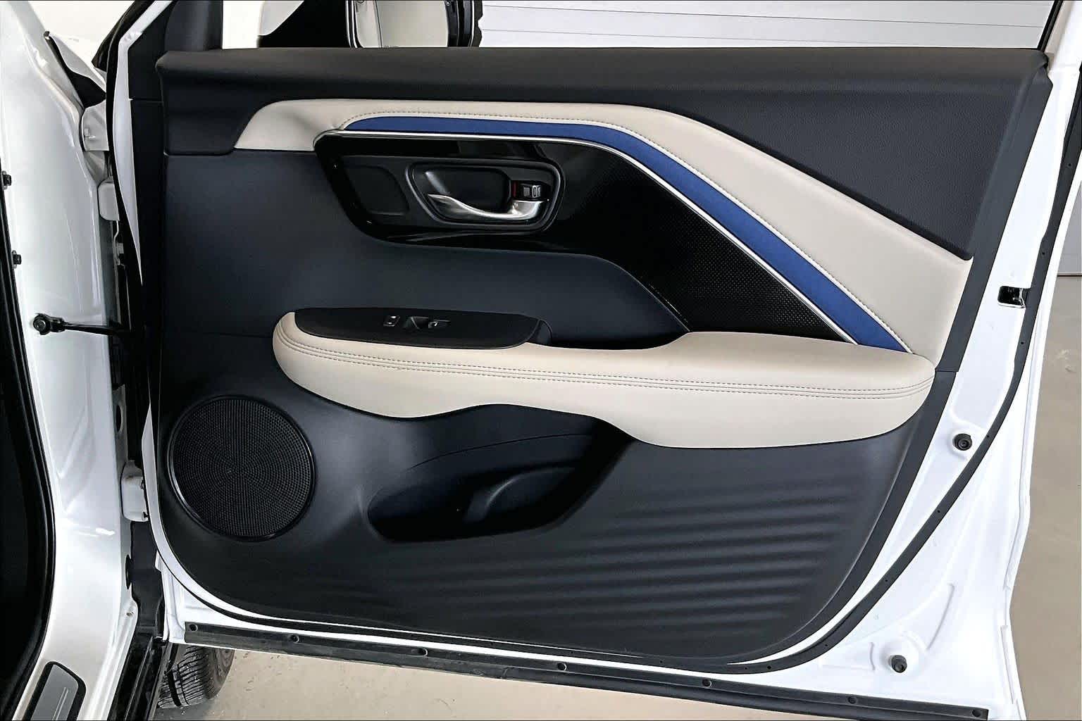 Thumbnail: 2025 Acura ADX - 26