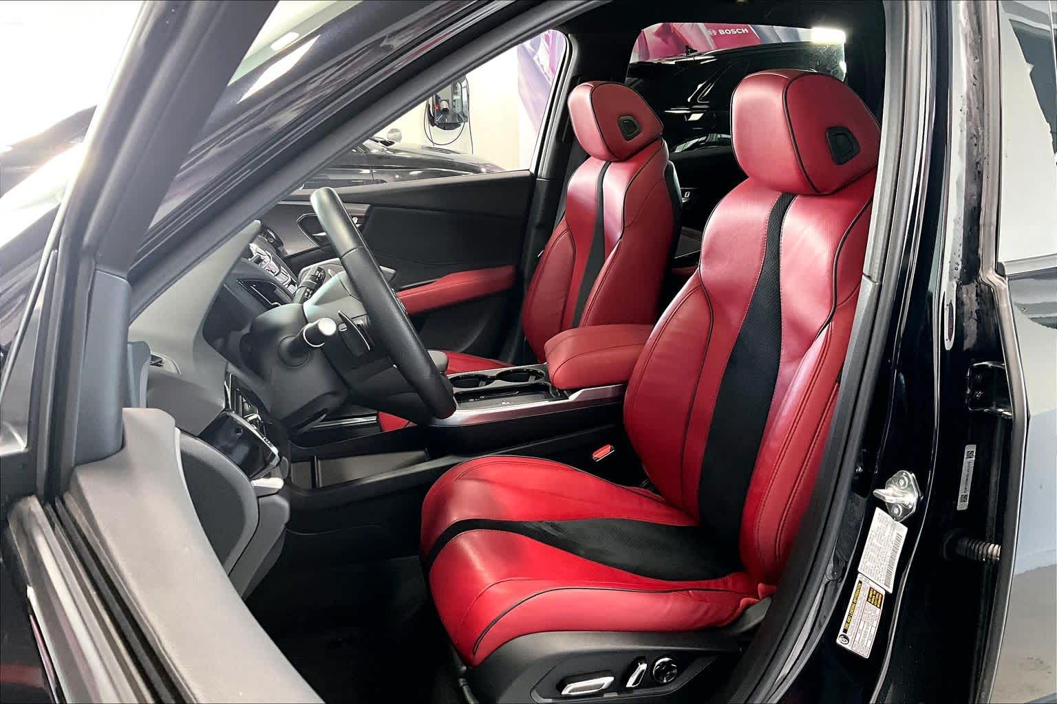 Thumbnail: 2025 Acura RDX - 10