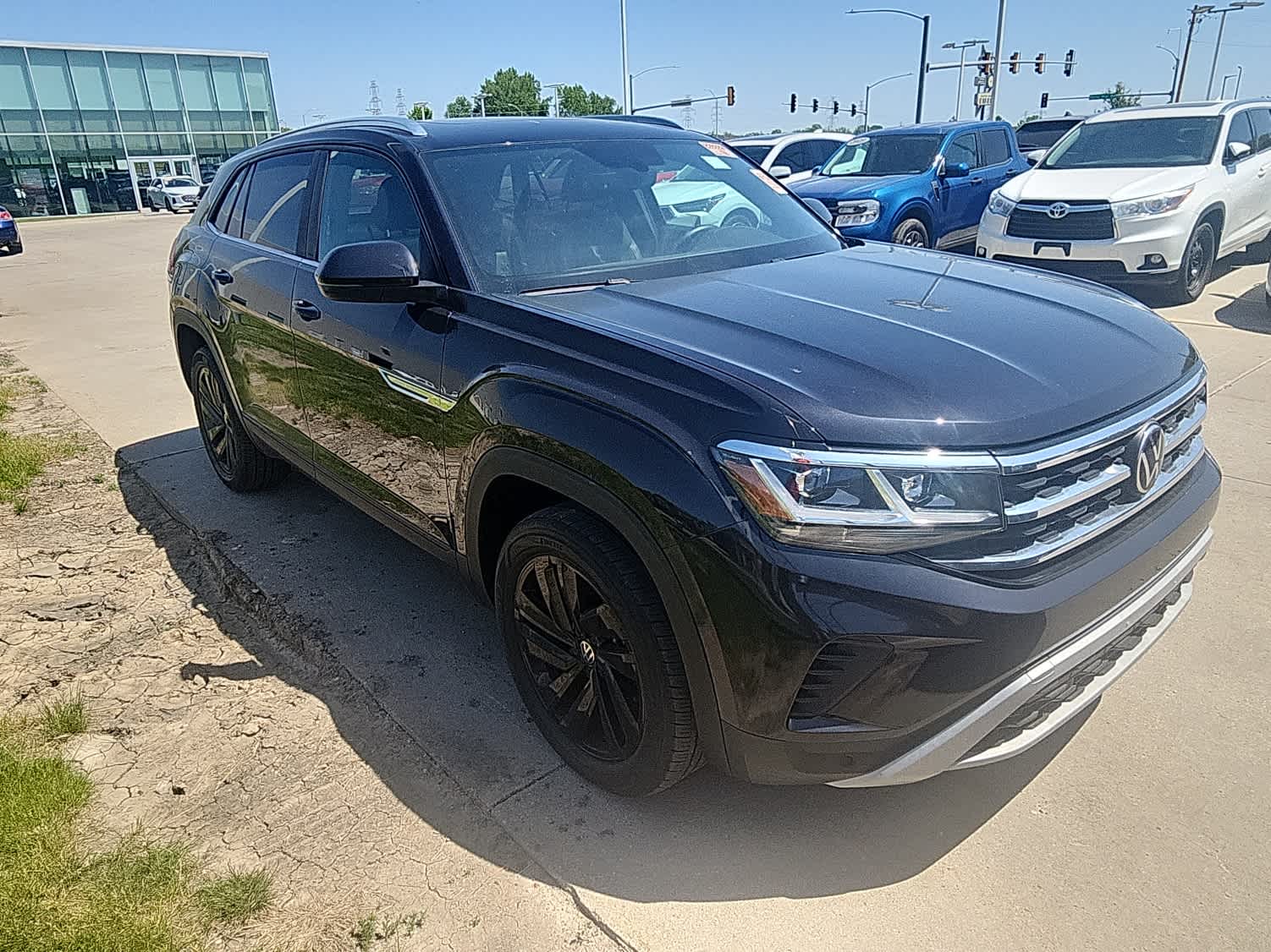 Thumbnail: 2023 Volkswagen Atlas - 3