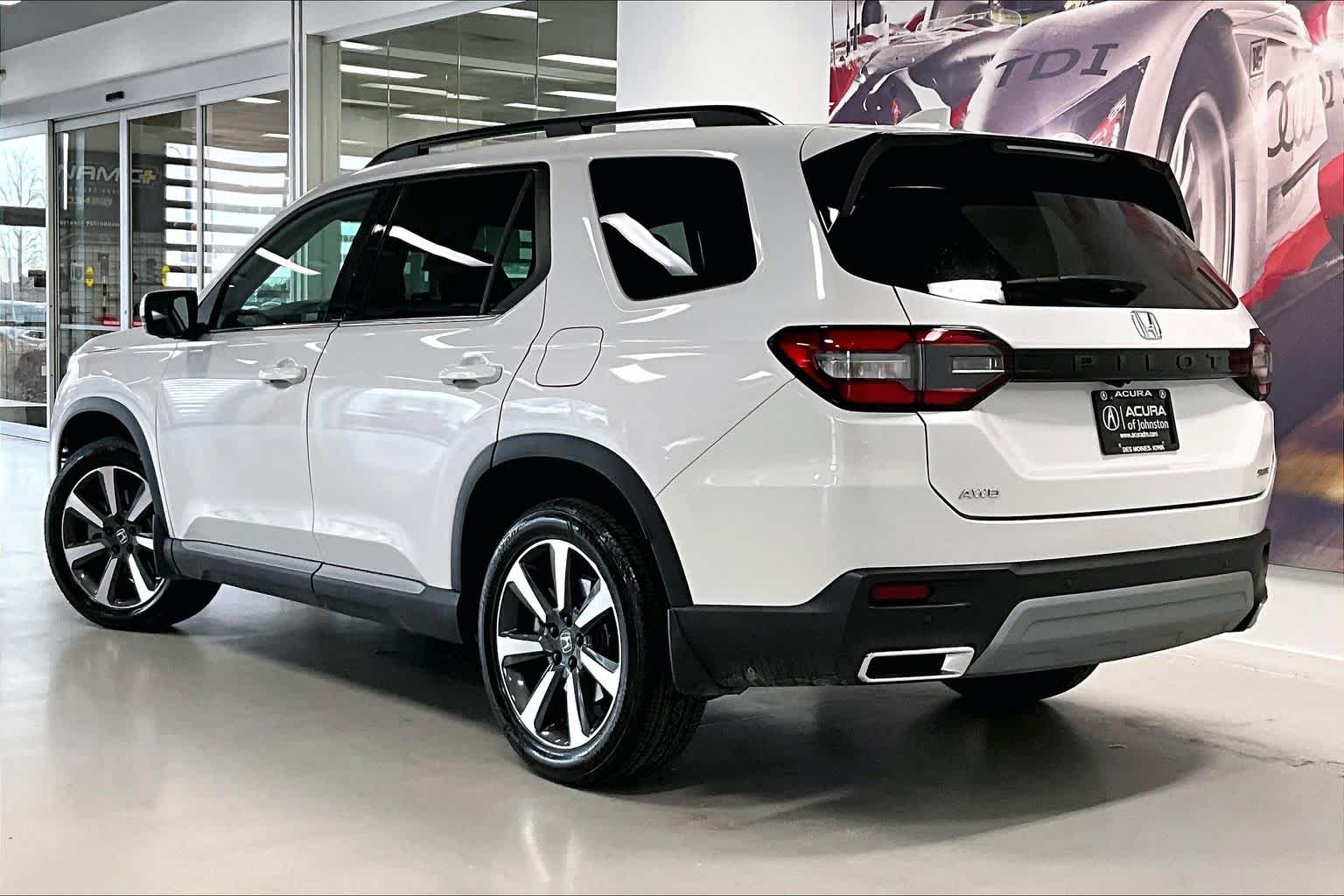 Thumbnail: 2023 Honda Pilot - 4