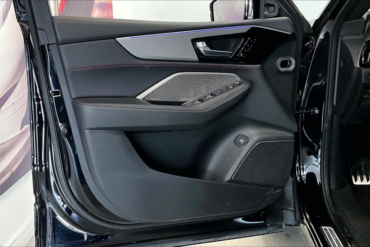 Thumbnail: 2023 Acura MDX - 25