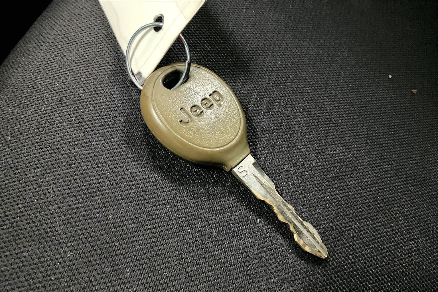 Thumbnail: 2014 Jeep Wrangler - 15