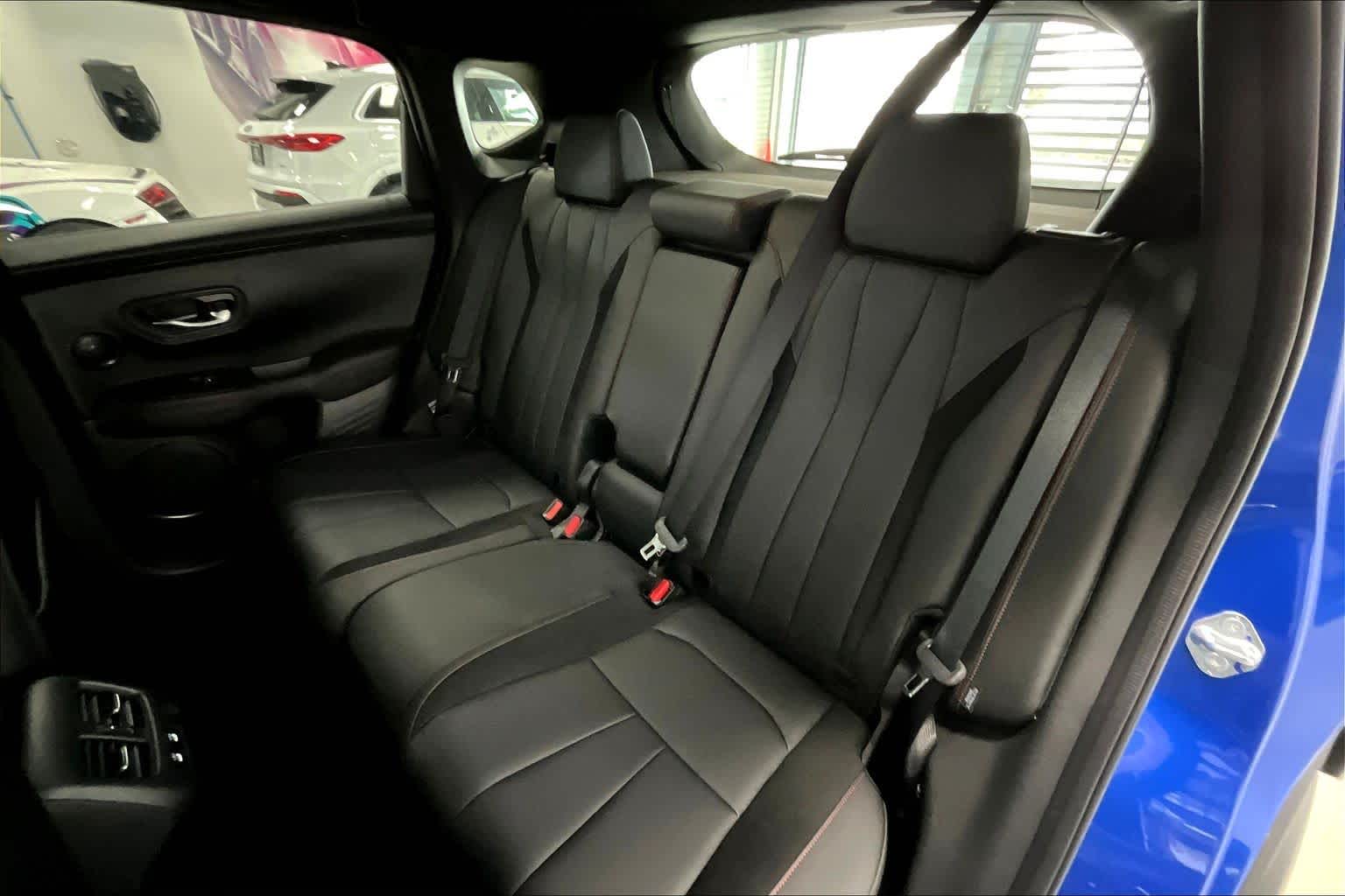 Thumbnail: 2025 Acura ADX - 27