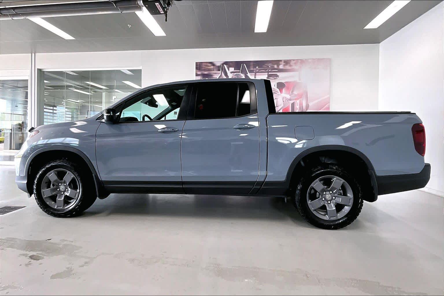 Thumbnail: 2025 Honda Ridgeline - 3