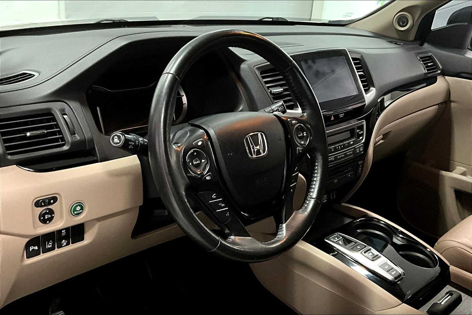 Thumbnail: 2016 Honda Pilot - 2