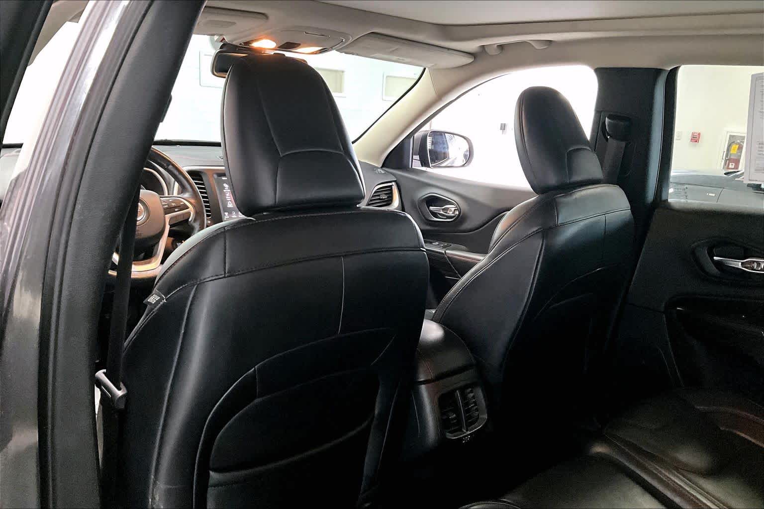 Thumbnail: 2014 Jeep Cherokee - 11