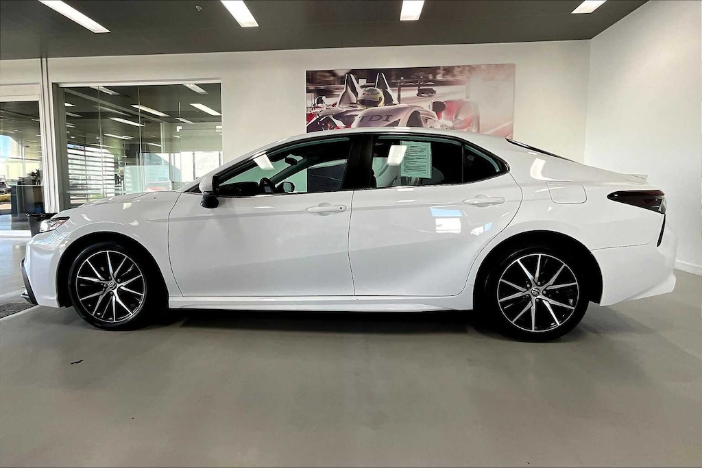 Used 2023 Toyota Camry SE Sedan