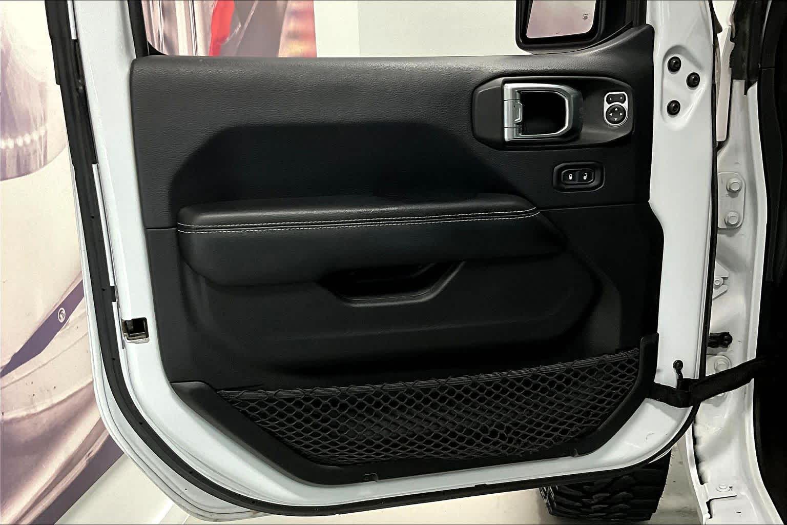 Thumbnail: 2018 Jeep Wrangler - 24