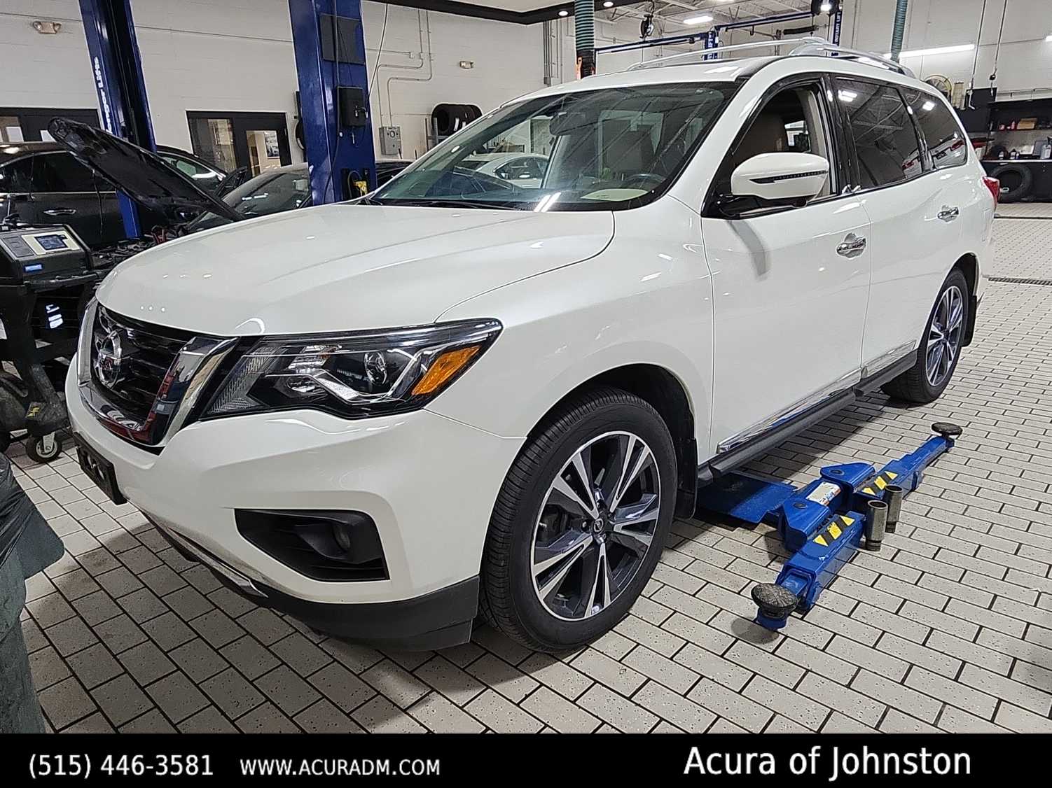 2017 Nissan Pathfinder Platinum -
                  Johnston, IA