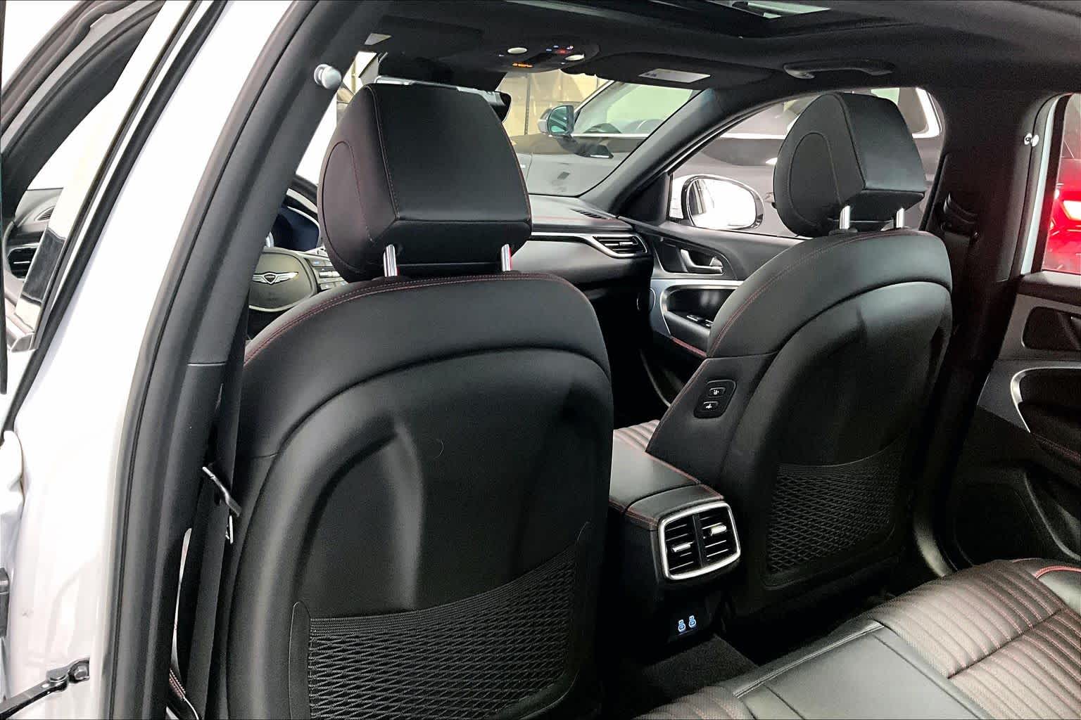 Thumbnail: 2024 Genesis G70 - 11