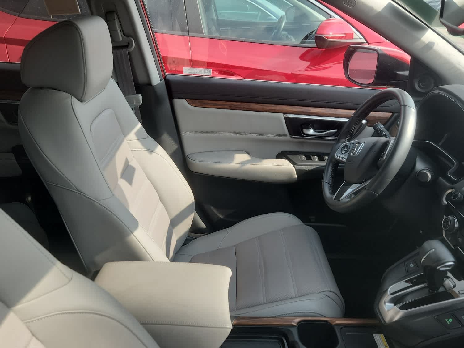 2022 Honda CR-V Touring photo 4