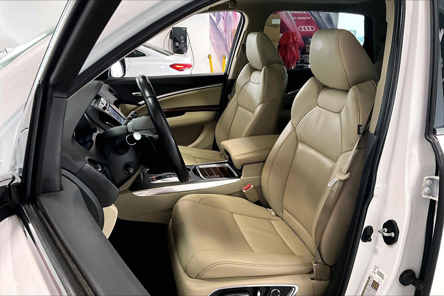 Thumbnail: 2020 Acura MDX - 10