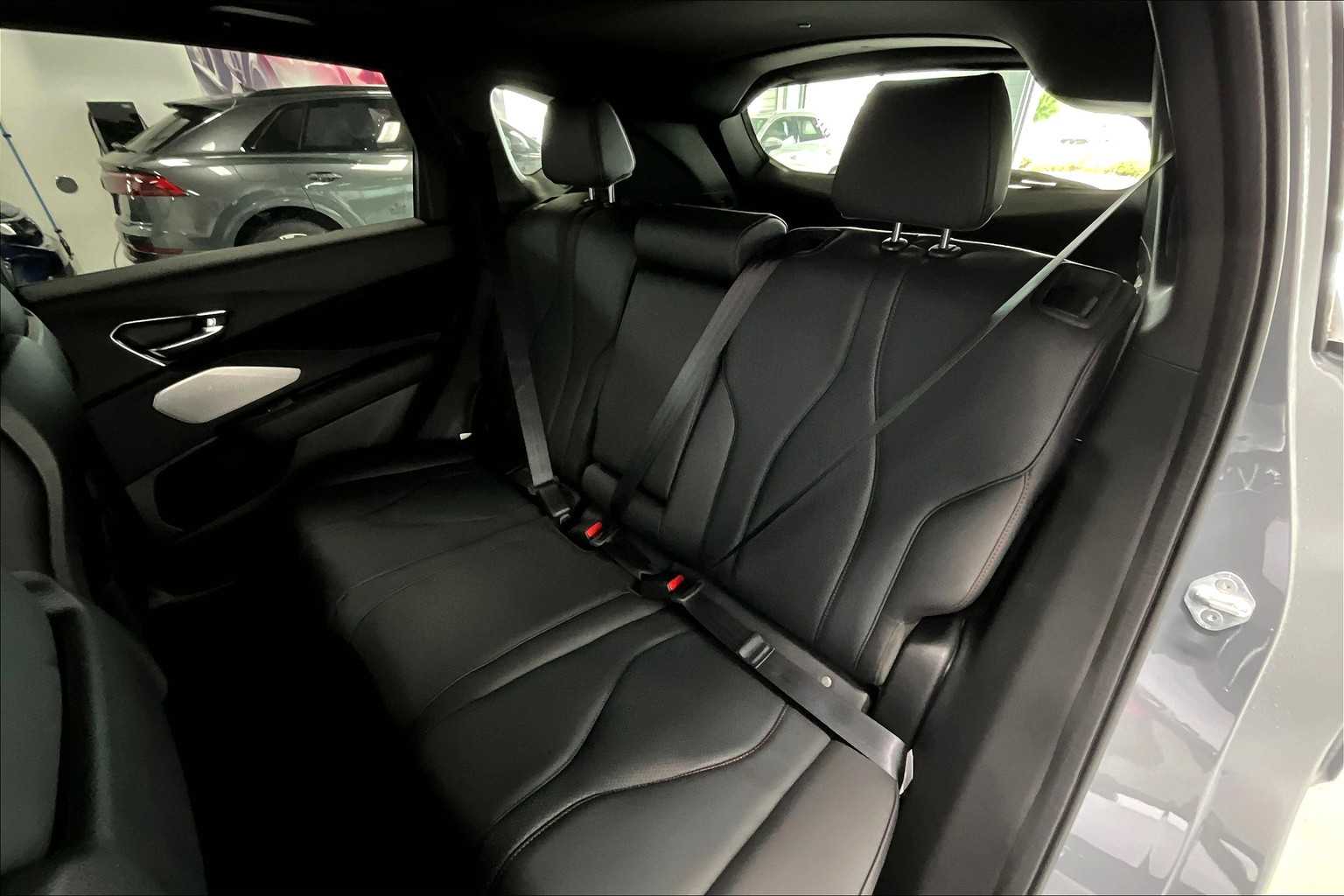 Thumbnail: 2025 Acura RDX - 13