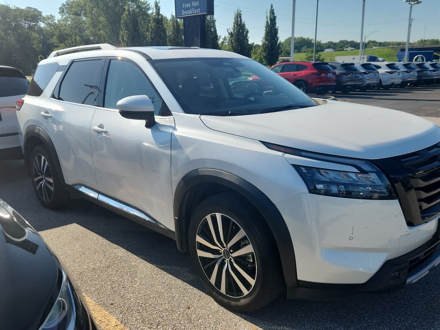 Thumbnail: 2025 Nissan Pathfinder - 3