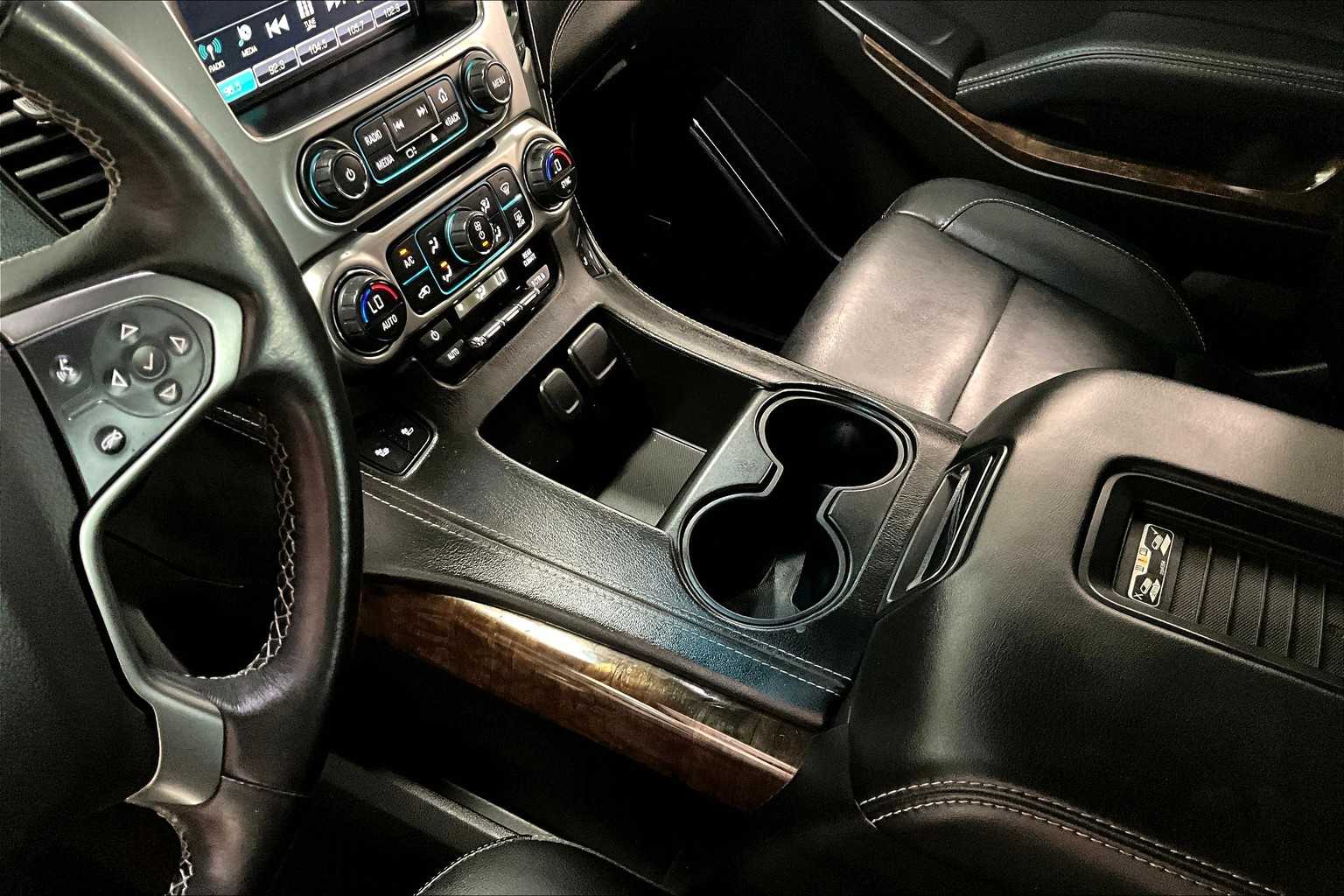 Thumbnail: 2016 Chevrolet Suburban - 15