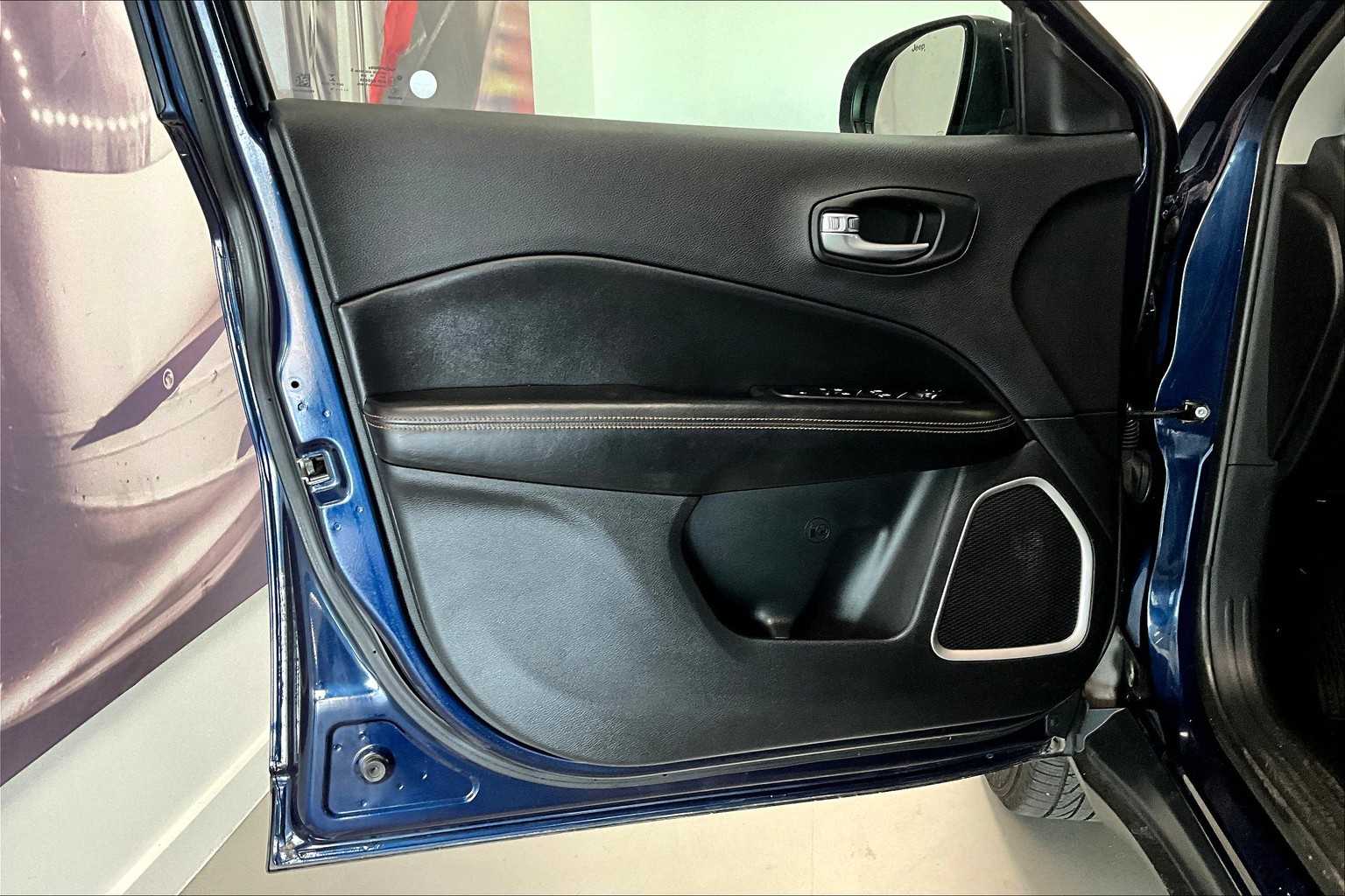 Thumbnail: 2019 Jeep Compass - 25