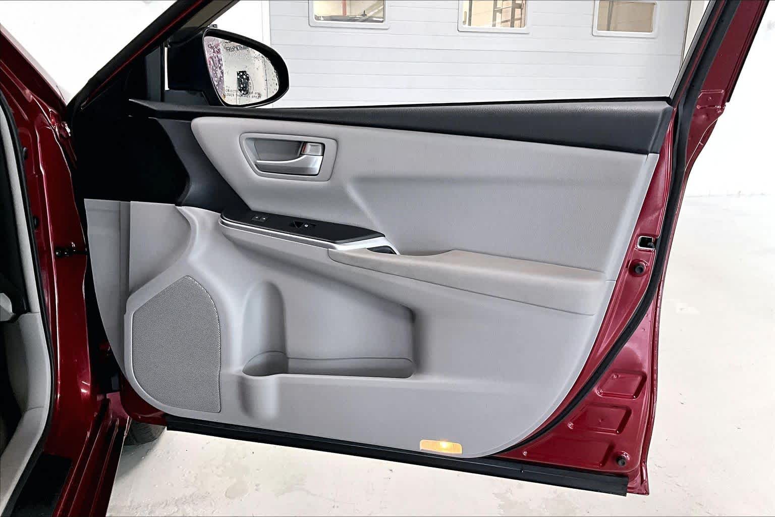 Thumbnail: 2017 Toyota Camry - 25