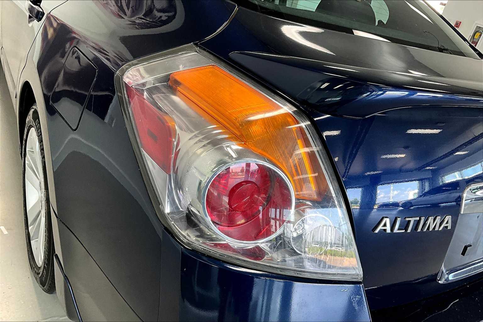 Thumbnail: 2010 Nissan Altima - 24