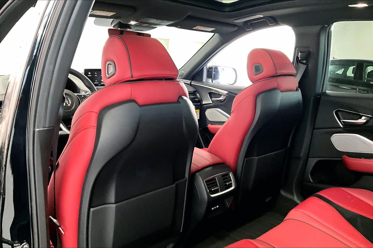 Thumbnail: 2025 Acura RDX - 11