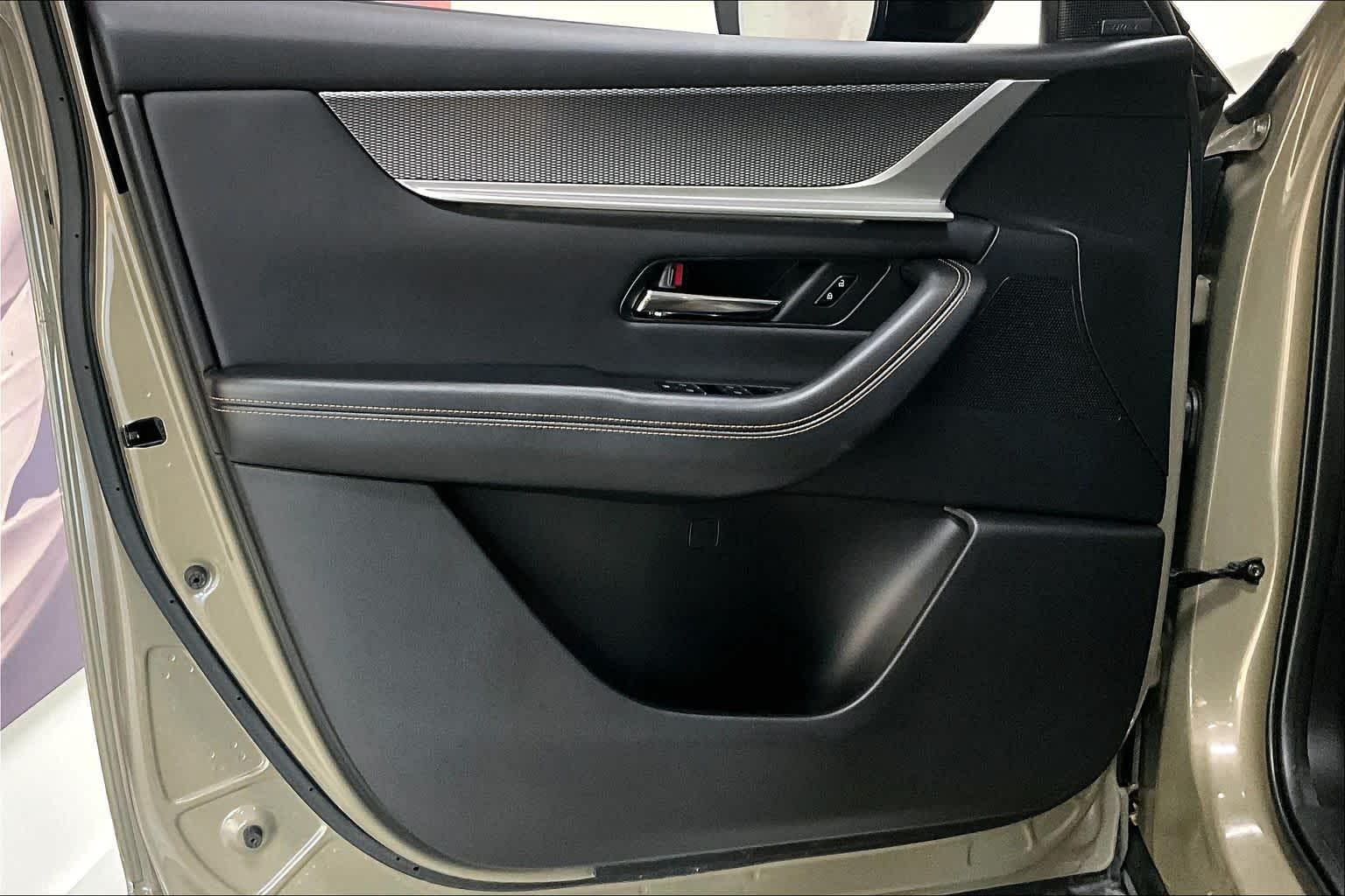 Thumbnail: 2025 Mazda CX-70 - 25