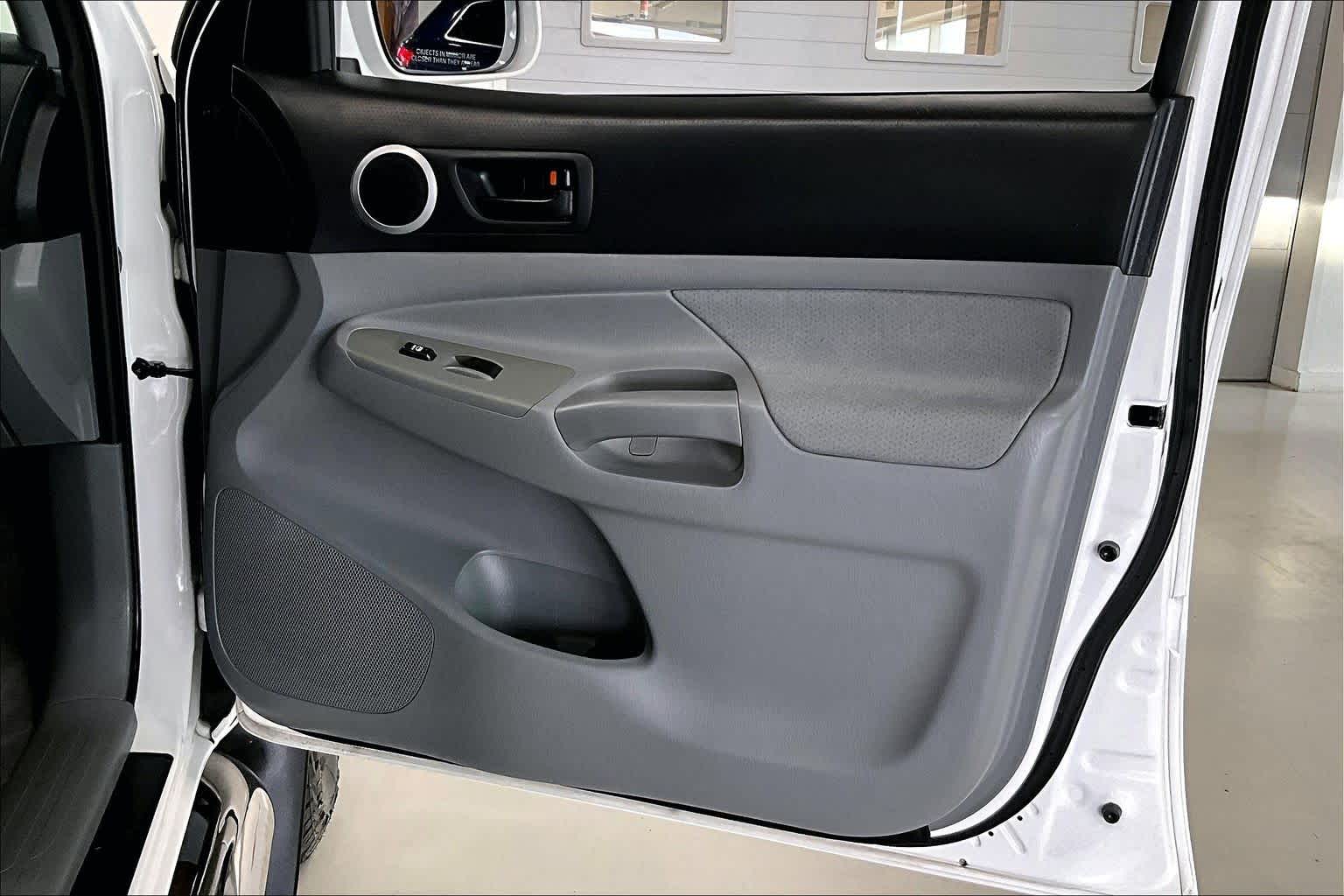 Thumbnail: 2011 Toyota Tacoma - 25