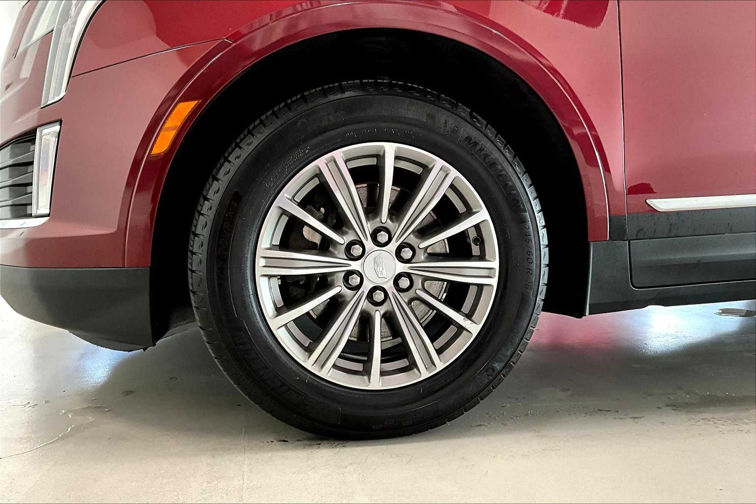 Thumbnail: 2017 Cadillac XT5 - 8