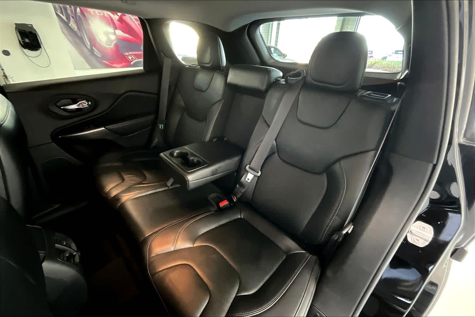 Thumbnail: 2020 Jeep Cherokee - 26