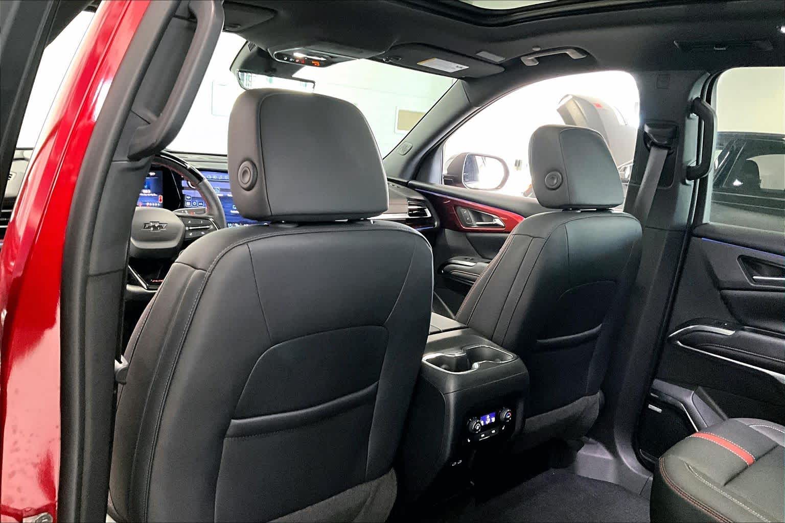 Thumbnail: 2024 Chevrolet Traverse - 10