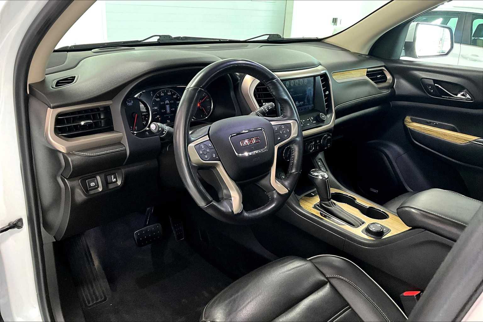Thumbnail: 2018 GMC Acadia - 2