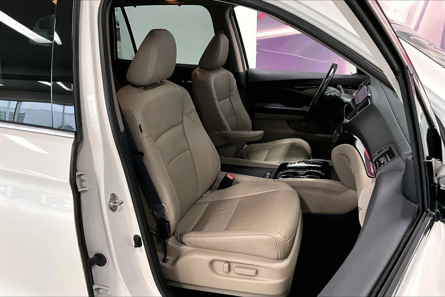 Thumbnail: 2019 Honda Pilot - 12