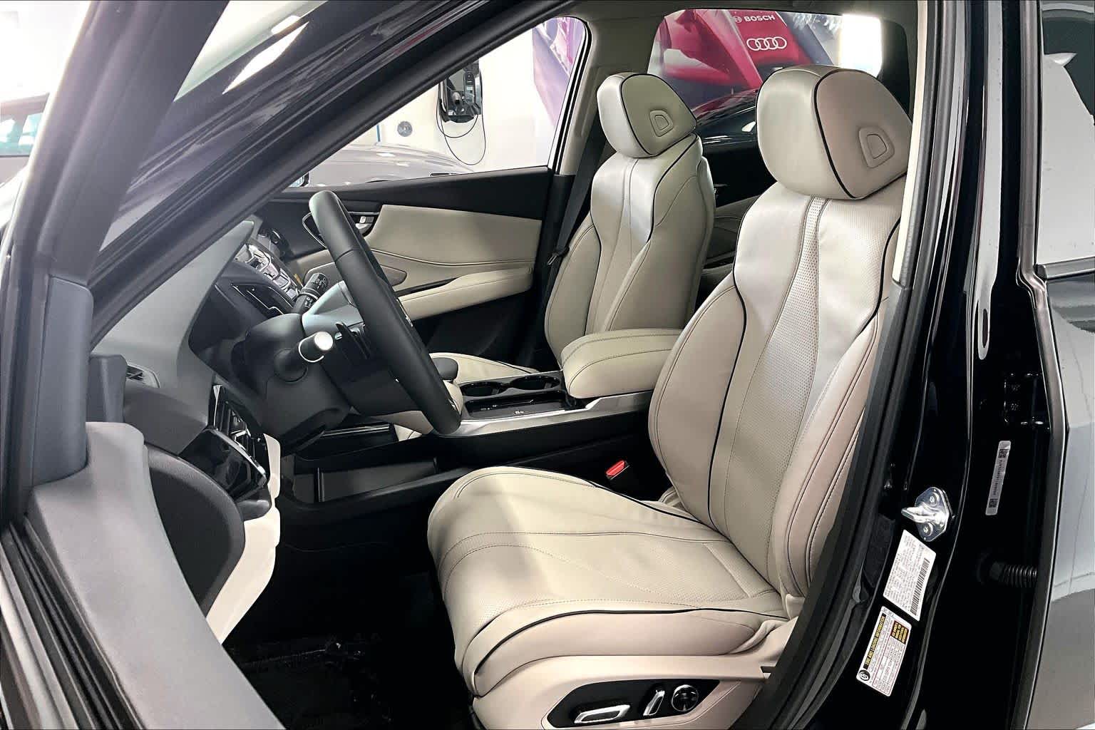 Thumbnail: 2026 Acura RDX - 10