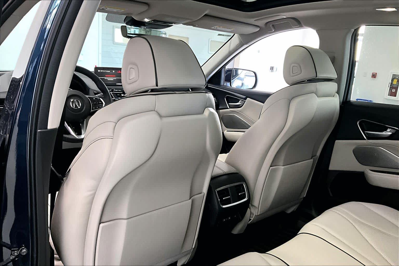 Thumbnail: 2026 Acura RDX - 12