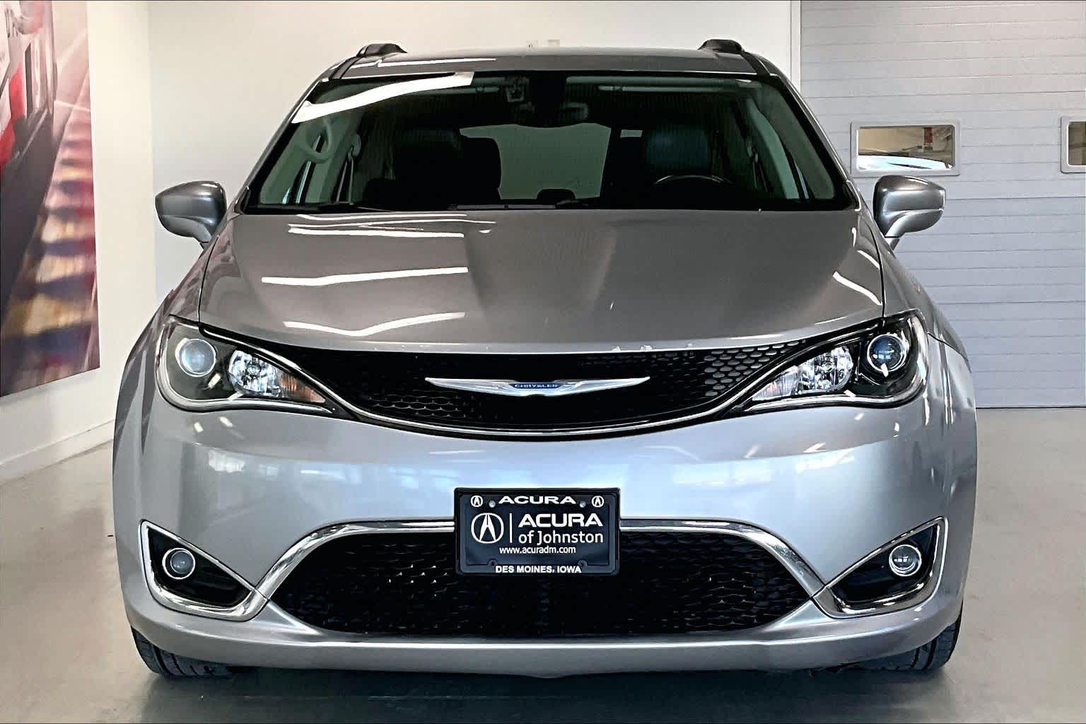Thumbnail: 2017 Chrysler Pacifica - 6