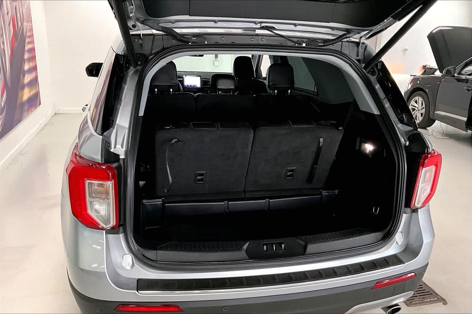 Thumbnail: 2023 Ford Explorer - 16