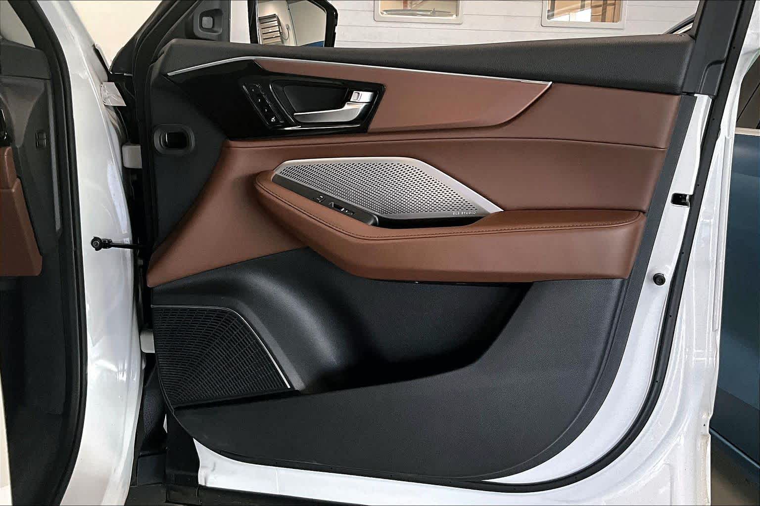 Thumbnail: 2022 Acura MDX - 25