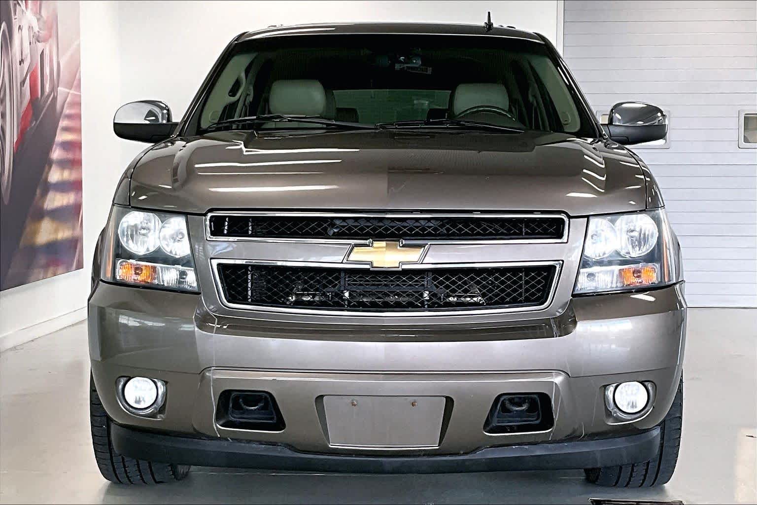 Thumbnail: 2011 Chevrolet Suburban - 6