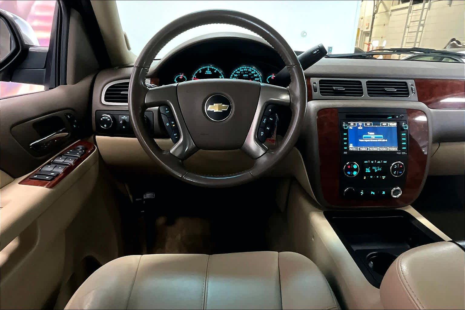 Thumbnail: 2011 Chevrolet Suburban - 13