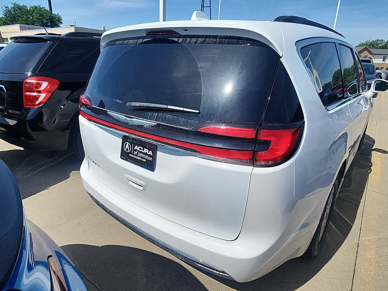 Thumbnail: 2022 Chrysler Pacifica - 6