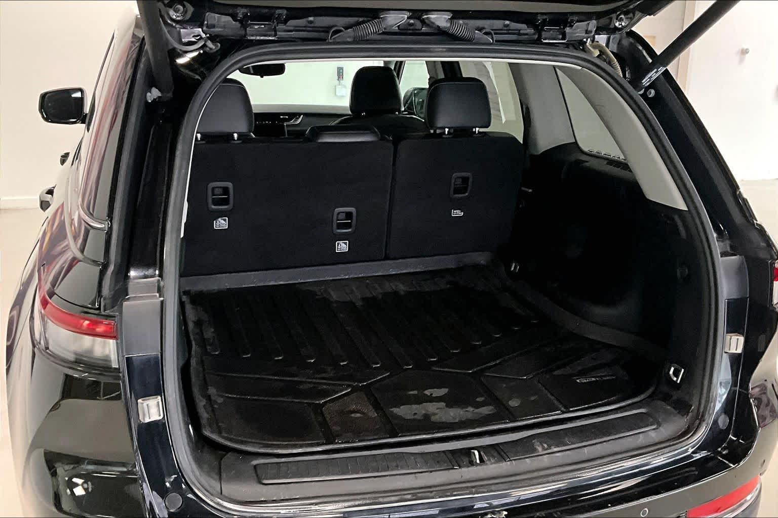 Thumbnail: 2022 Jeep Grand Cherokee - 15