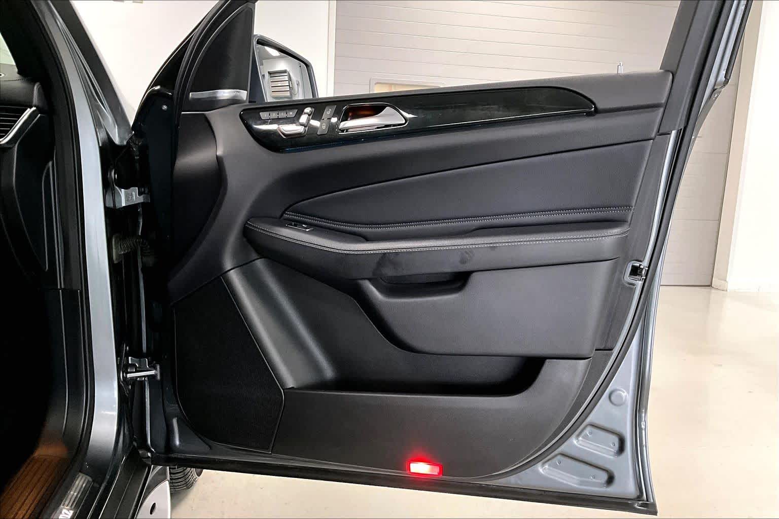 Thumbnail: 2018 Mercedes-Benz GLS - 26