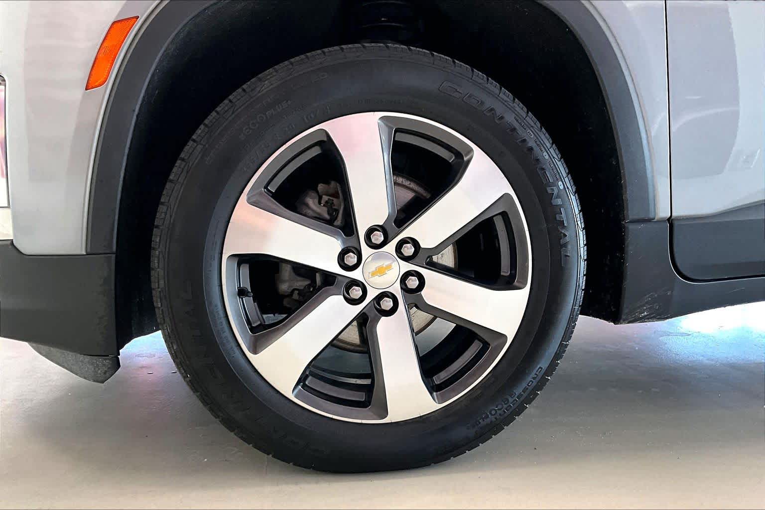 Thumbnail: 2023 Chevrolet Traverse - 8