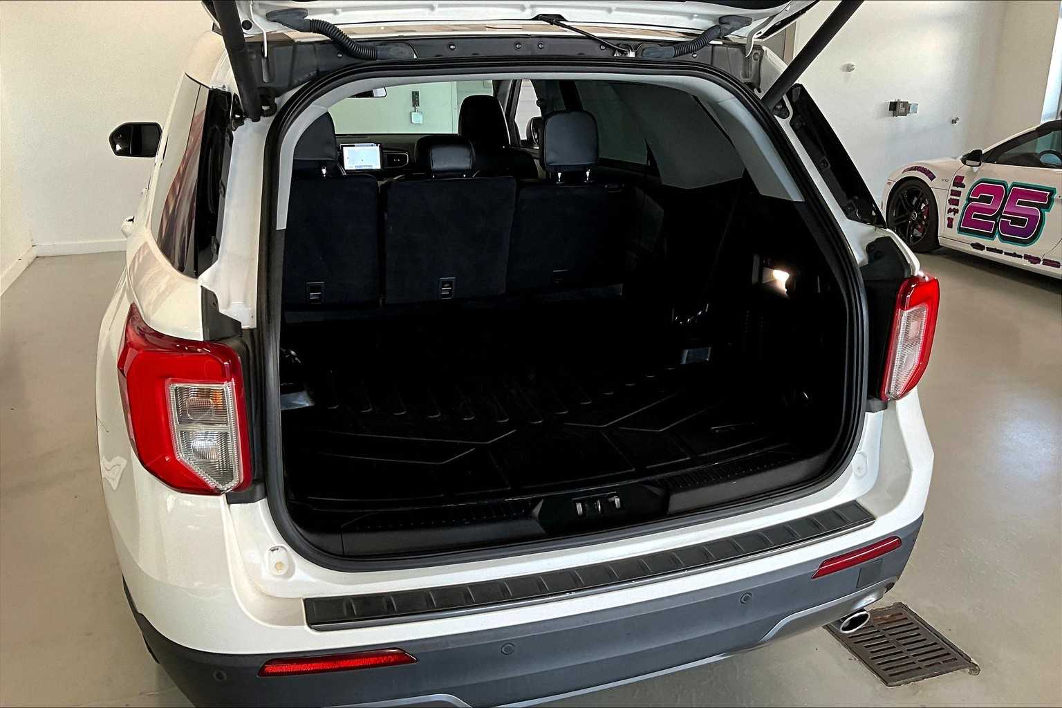 Thumbnail: 2021 Ford Explorer - 17