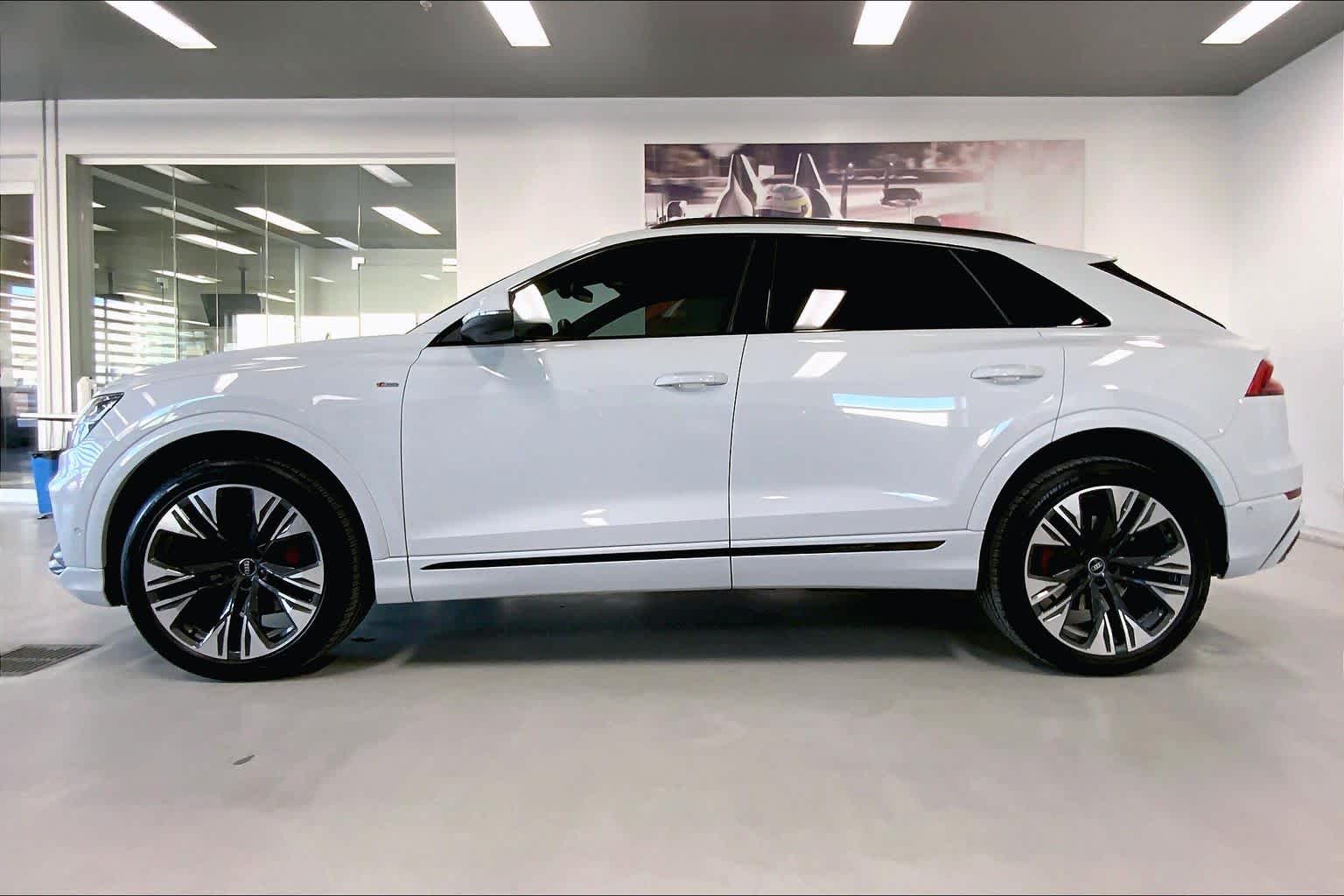 Thumbnail: 2021 Audi Q8 - 3